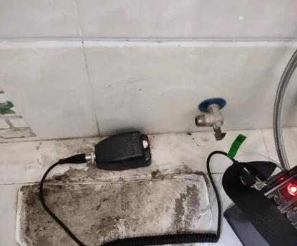 五通桥屋顶漏水维修公司分享下卫生间漏水的危害及解决方法